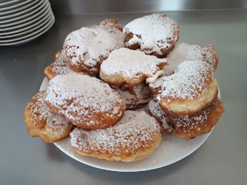 Puszyste racuchy z jabłkami