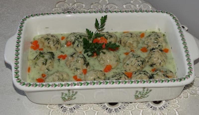 Domowe pulpety w sosie koperkowym