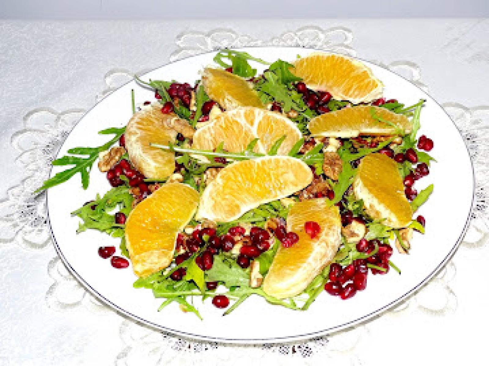 Energetyczna Sałatka z Pomarańczą i Granatem – Wiosna na Talerzu!