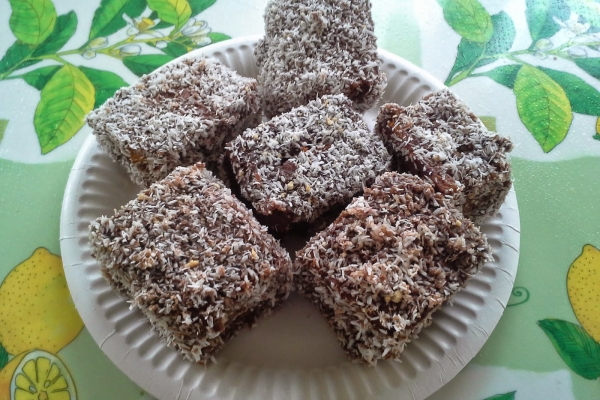 Kostki w polewie czekoladowej i kokosie