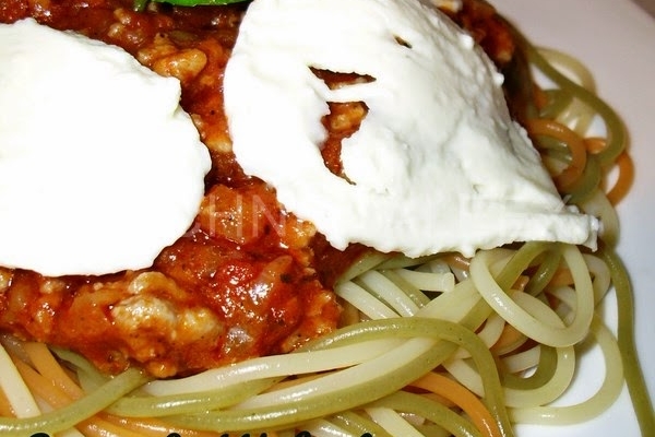 Spaghetti bolognese z mozzarellą wg Aleex