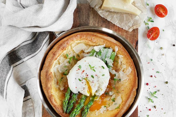 Test patelni stalowej Zwilling. Dutch baby w wersji wytrawnej.