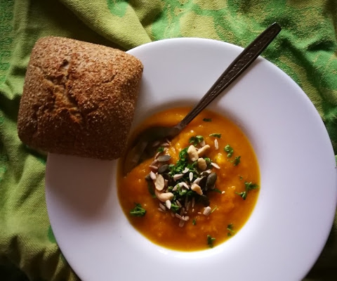 Zupa dyniowa z imbirem i curry