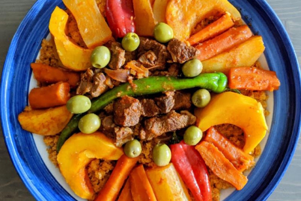 Tunezyjski couscous z baraniną i warzywami