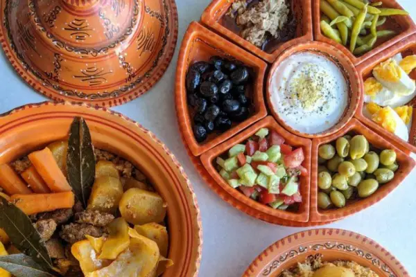 Tunezyjski obiad na niedzielę, czyli couscous z wołowiną i kapustą