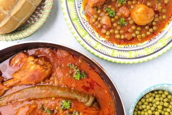 Tunezyjskie ragout z kurczakiem i zielonym groszkiem ( market jelbana )