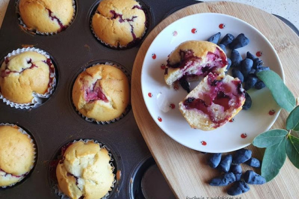 Błyskawiczne muffinki z jagodą kamczacką.