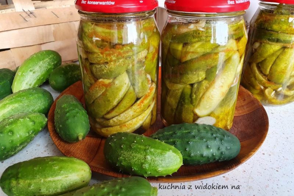 Ogórki krokodylki z chili i czosnkiem na zimę. Domowe przetwory.