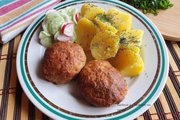 Kotlety mielone z cukinią z piekarnika.