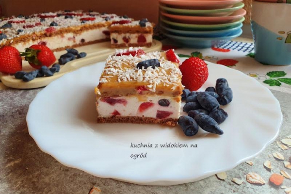 Krówka truskawkowo jagodowa bez pieczenia