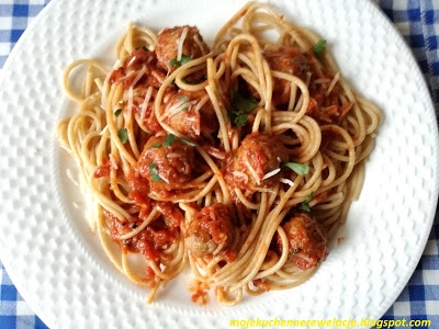 Pełnoziarniste spaghetti z klopsikami z indyka