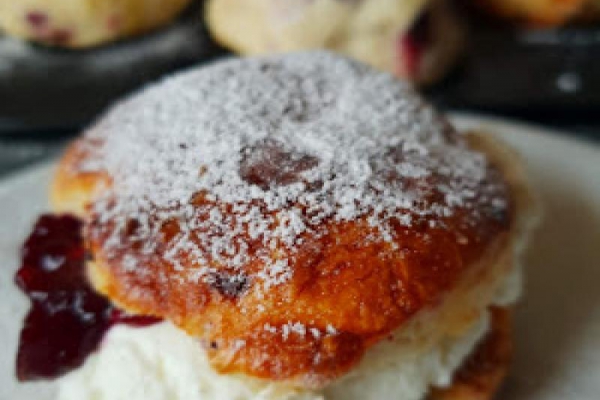najlepsze scones - super łatwe, ekspresowe bułeczki