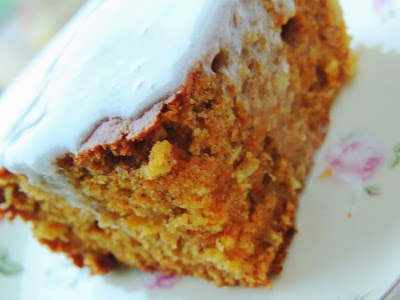 Ciasto dyniowo-marchewkowe, z lukrem z serka waniliowego 