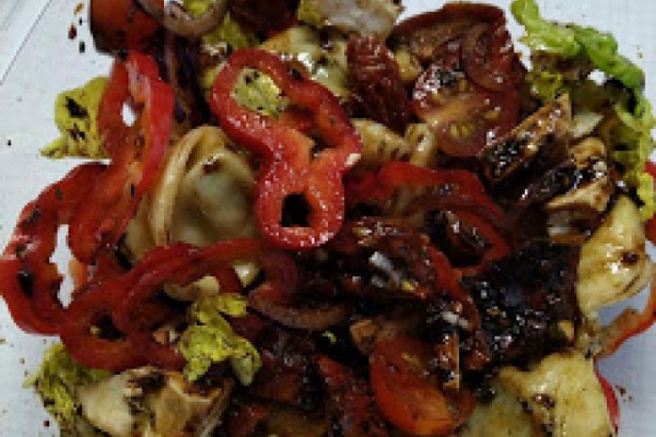 Sałatka z tortellini