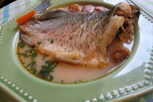 Węgierska zupa rybna
