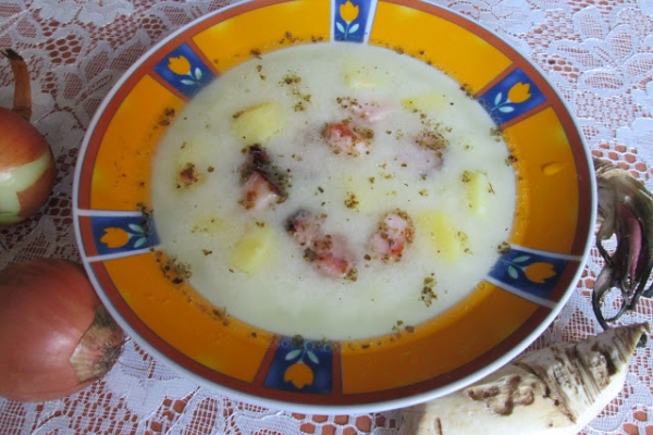 Zupa chrzanowa z ziemniakami