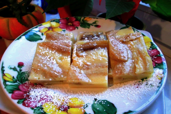 Śniadaniowe clafoutis z bananami