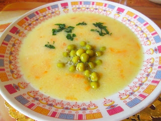 Zupa kukurydziana na mleku z zielonym groszkiem