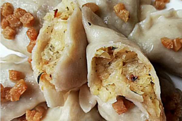 Pierogi z ziemniakami i kapustą kiszoną