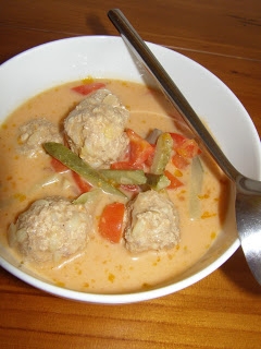 Pożywna zupa z kuleczkami z mielonego mięsa :)