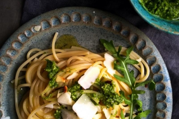 Makaron z pesto z rukoli i migdałów