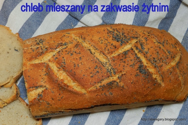 Chleb mieszany na zakwasie żytnim