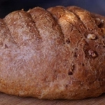 Chleb orzechowy