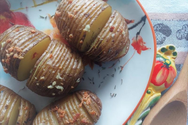 Ziemniaki Hasselback