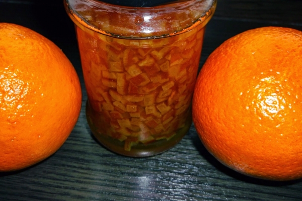 Kandyzowana skórka pomarańczowa