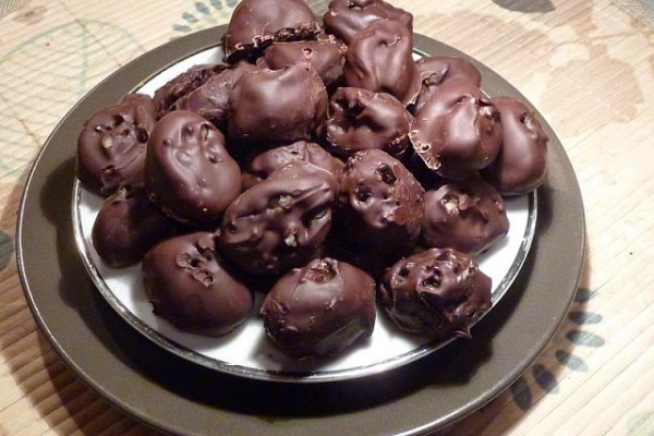 Śliwki w czekoladzie z marcepanem