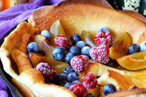 Pieczony naleśnik dutch baby