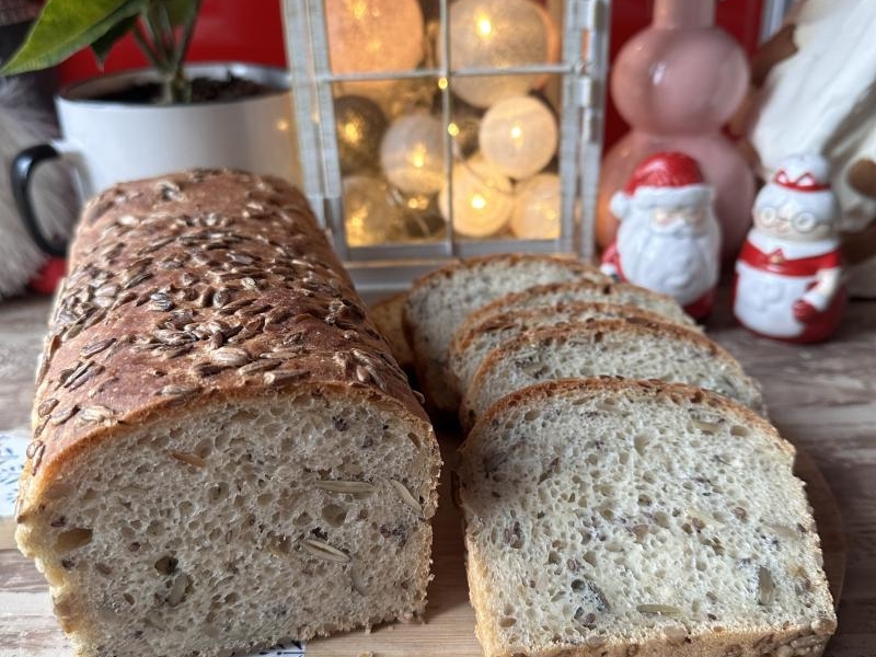 Szybki chleb bez wyrabiania mieszany łyżką