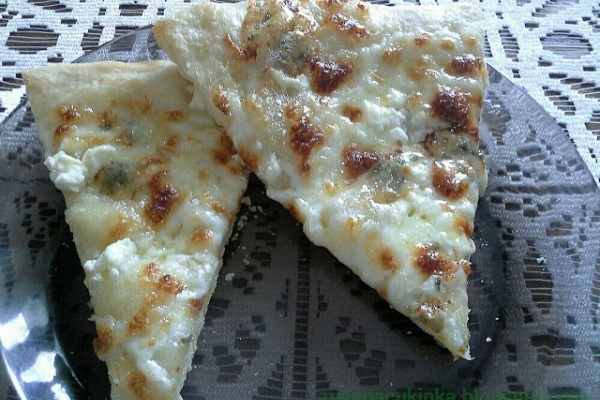 Ciasto na pizzę - Pizza