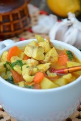 Zupa rybna curry z imbirem