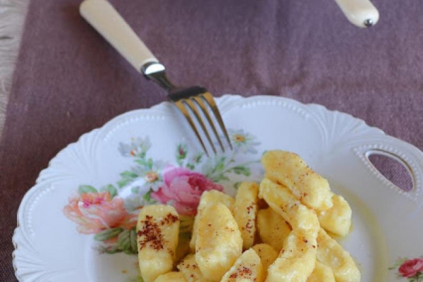 Pierogi leniwe z palonym masłem