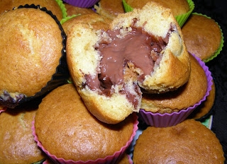 łatwe, smaczne z budyniem czekoladowym muffinki..