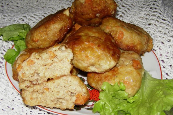soczyste, smaczne drobiowo-marchewkowe kotlety mielone...