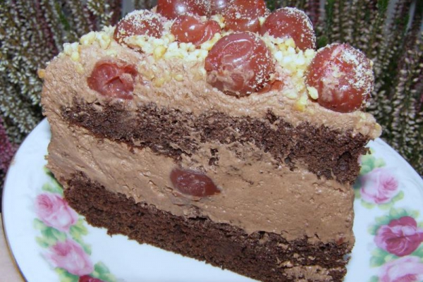 pyszny tort kakaowy z wiśniami...
