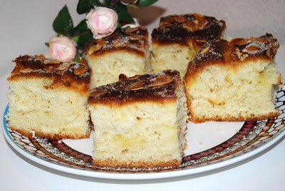 Ciasto drożdżowe maślane z migdałami