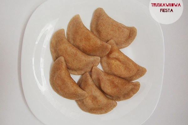 Pszenno-gryczane pierogi z wędzonym tofu i dynią