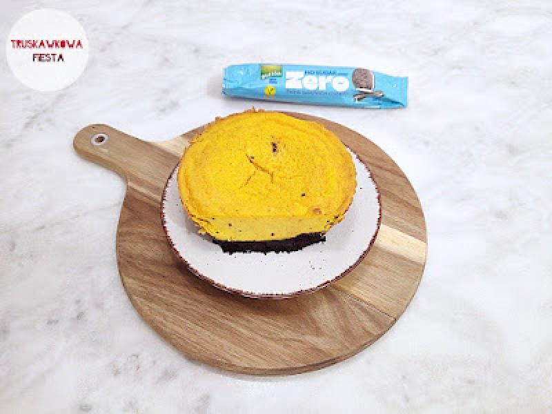 Jogurtownik dyniowy z ciasteczkami kakaowymi bez cukru