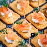 Krakersy z serkiem i...