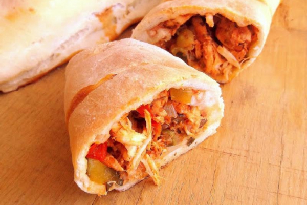 Włoski chlebek z kurczakiem i warzywami / Chicken and Vegetable Stromboli
