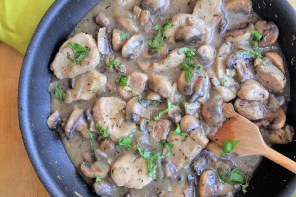 Polędwiczki wieprzowe w sosie pieczarkowym / Pork Tenderloin in Creamy Mushroom Sauce
