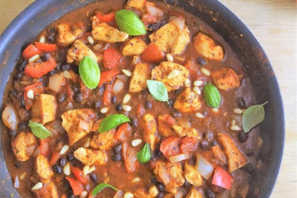 Gulasz z kurczaka i fasoli / Chicken and Black Bean Stew