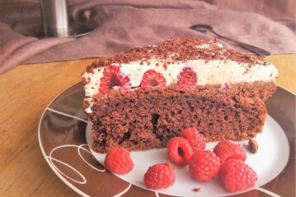 Ciasto czekoladowe z malinami i kremem / Chocolate Cream Raspberry Cake
