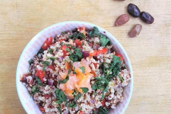 Sałatka z komosą i wędzonym łososiem / Quinoa and Smoked Salmon Salad