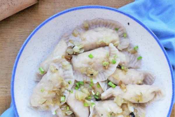 Pierogi z mięsem z rosołu / Polish Pierogi with Leftover Chicken
