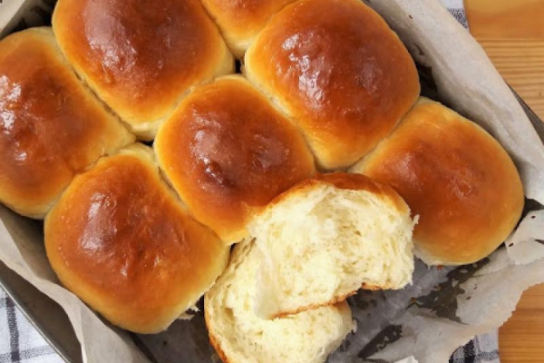 Jogurtowe bułeczki maślane / Fluffy Yogurt Rolls