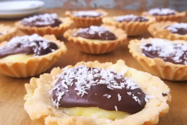 Kruche babeczki z budyniem i czekoladą / Pudding and Chocolate Tartlets